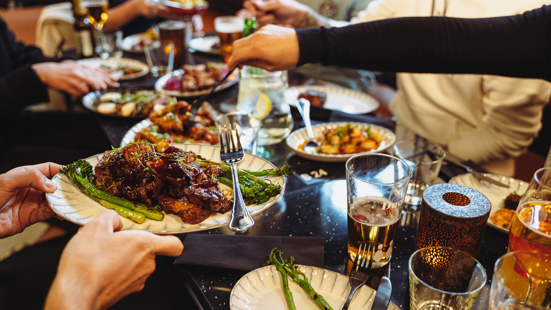 Middagsbord på Duckpin